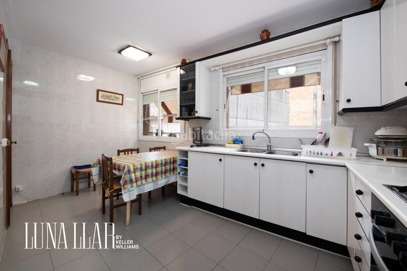 Foto 5ef63f85-8920-4782-b7b1-0e2c062d7606. Casa adossada a Centre-Estació Gavà