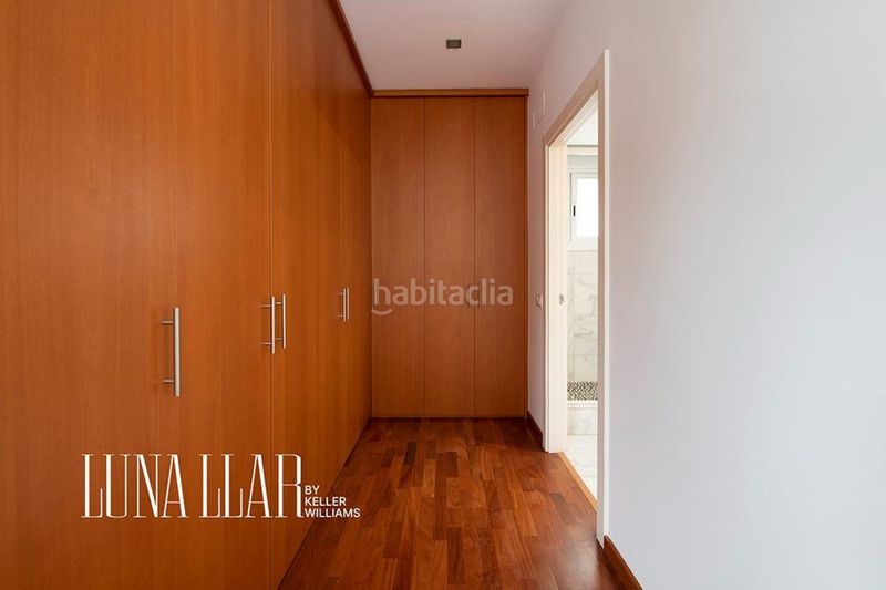 Foto 08bd42b9-18f3-46af-ad35-4a1d1a638e7e. Casa amb calefacció a Gòtic Barcelona