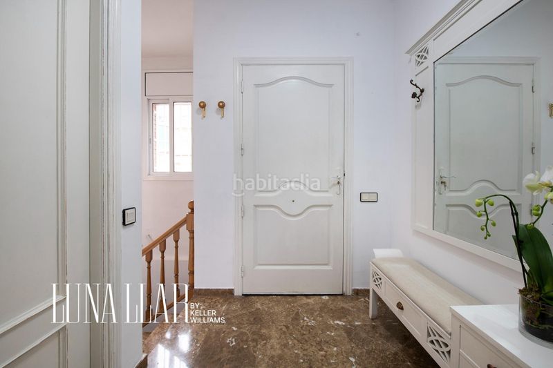 Foto f1c00631-29e4-464c-9846-326f27d1323f. Casa adossada amb calefacció aparcament a Torrent Ballester Viladecans