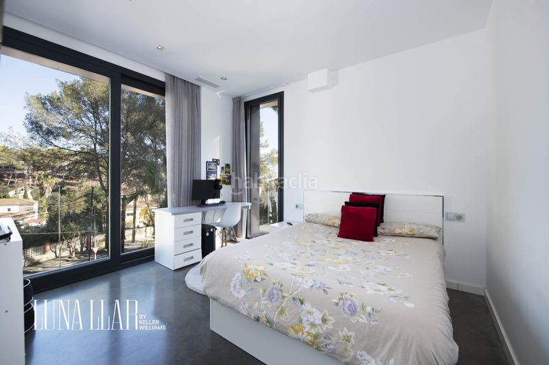Foto e3ce9bed-13df-487e-9d72-6246e1eb994b. Casa amb calefacció aparcament a Montmar Castelldefels