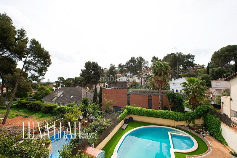 Foto 6a2bce5d-990b-49f0-944c-5a26154fa558. Casa amb calefacció aparcament a Montmar Castelldefels