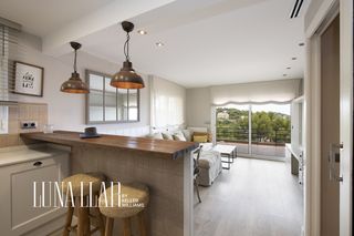 Appartamento in El Poal. Piso reformado con terrraza y vistas a mar