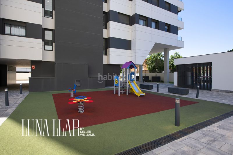 Foto 6405d1d1-5579-4b14-b399-4b518a2d16c7. Pis amb calefacció aparcament piscina a Almeda - El Corte Inglés Cornellà de Llobregat