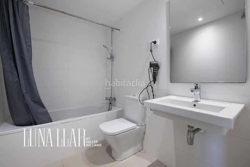Foto d9ee2db9-987c-4841-8d9d-d09fd0c0682c. Pis amb calefacció aparcament piscina a Almeda - El Corte Inglés Cornellà de Llobregat