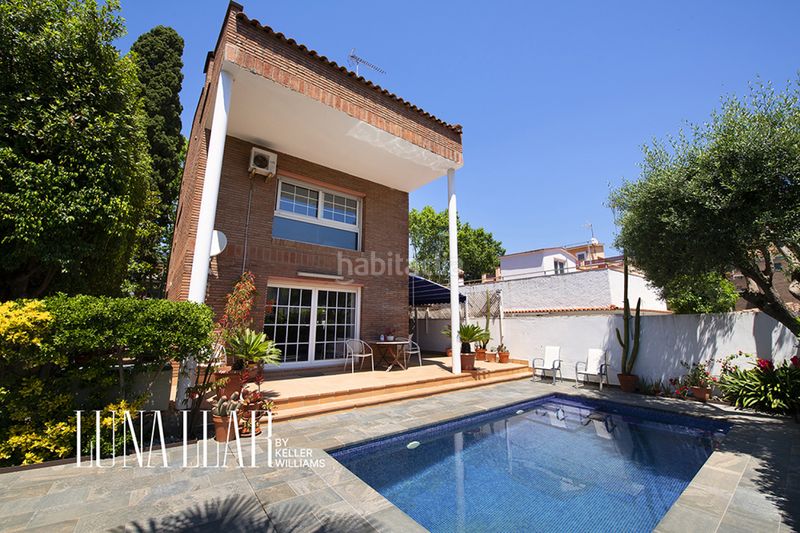 Foto 82ea0513-ec73-4f19-8a28-d7e47da34c7c. Casa amb calefacció aparcament piscina a Montmar Castelldefels