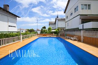 Casa aparellada a Montmar