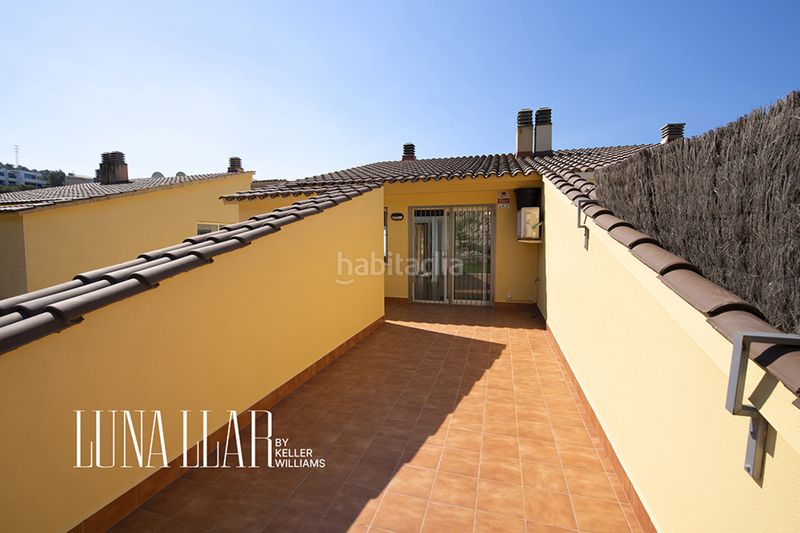 Foto df49cca5-df60-458e-a5c4-152da04f6849. Casa adossada amb calefacció aparcament piscina a Sitges