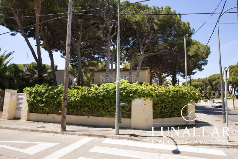 Foto 5db0cb9d-2844-4054-996a-810e148b29ec. Casa amb aparcament a La Pineda Castelldefels