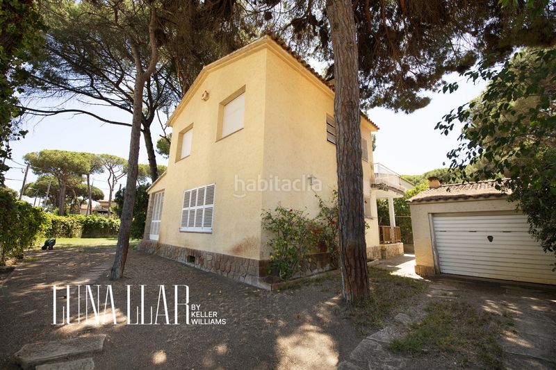 Foto 917b7667-efef-460c-9128-56636764f453. Casa amb aparcament a La Pineda Castelldefels