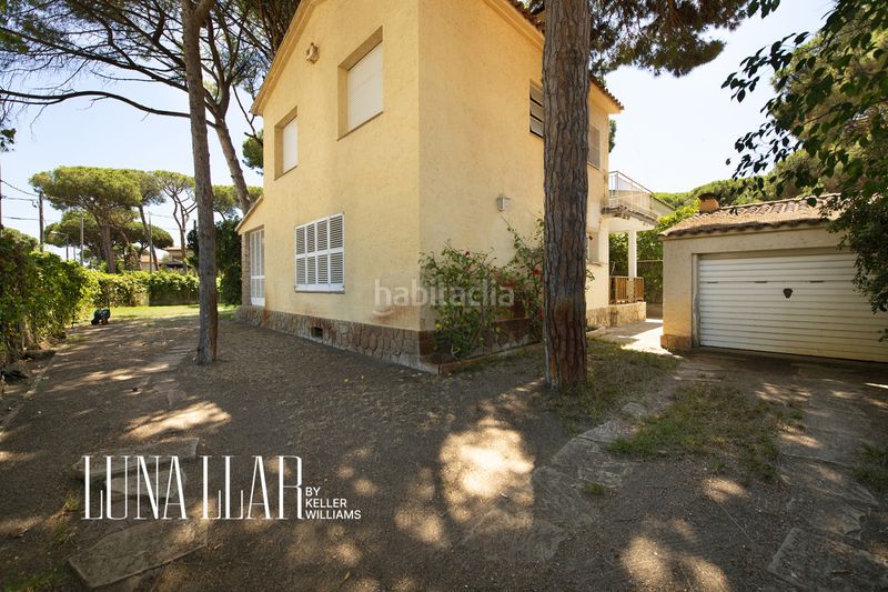 Foto ccb7816d-07e7-4b22-955b-26f14627e948. Casa amb aparcament a La Pineda Castelldefels