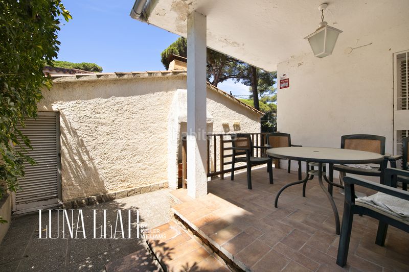 Foto e0a84c02-89c8-49b2-b98d-0fa73bd60f31. Casa amb aparcament a La Pineda Castelldefels