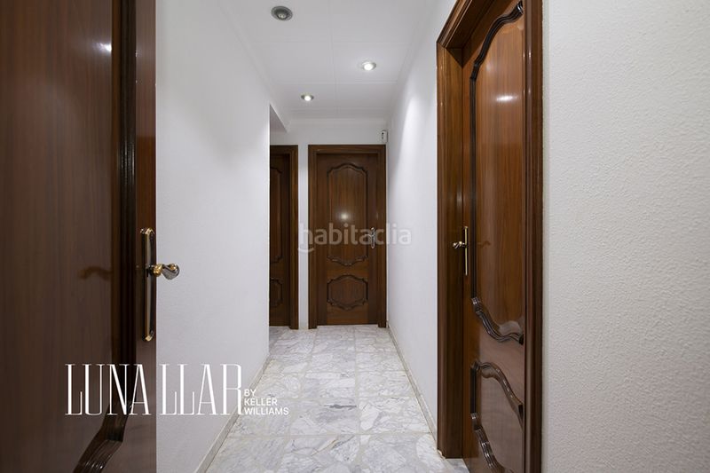 Foto 54a189d9-176e-4670-aa13-bab998100792. Casa amb calefacció aparcament piscina a Bruguers Gavà