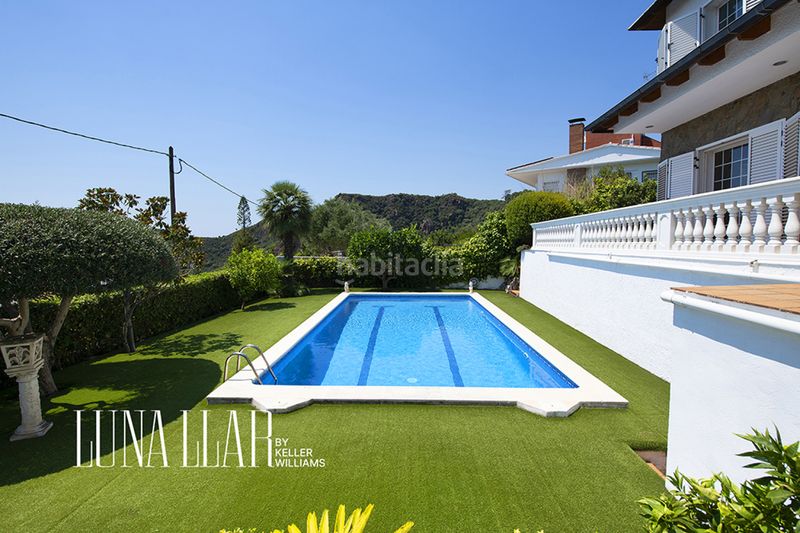 Foto a6c37935-9692-43dd-a4f0-614b788674b3. Casa amb calefacció aparcament piscina a Bruguers Gavà