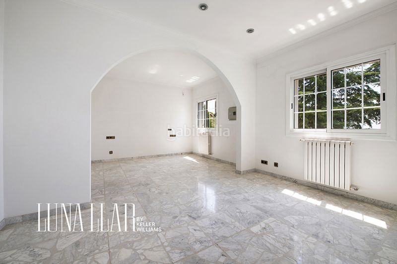 Foto b3301679-fbbb-42b7-af79-ab11c00d1b3e. Casa amb calefacció aparcament piscina a Bruguers Gavà