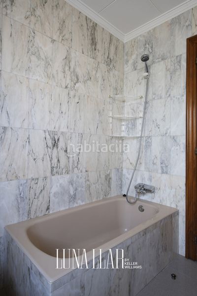Foto b39e0098-0233-4e5c-9802-ca87939e627a. Casa amb calefacció aparcament piscina a Bruguers Gavà