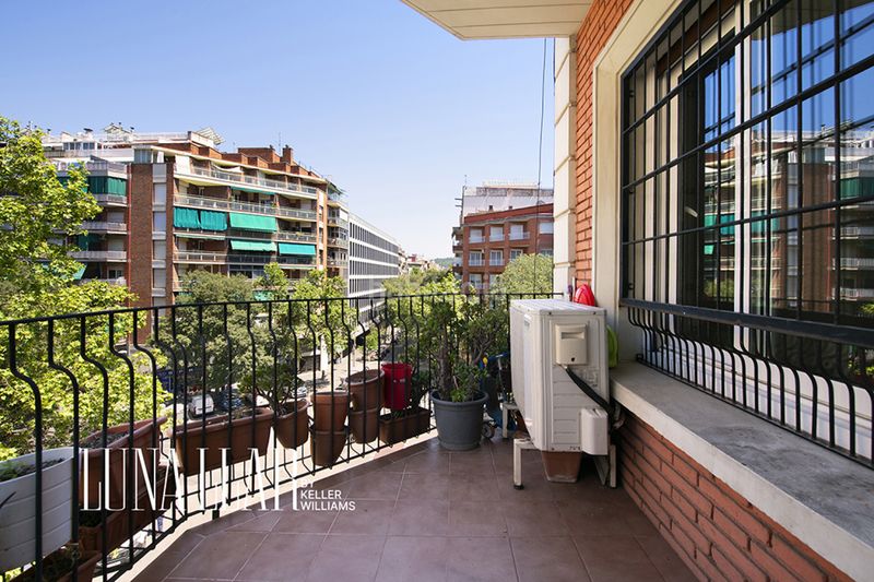 Foto 523254ae-4ab6-4bb4-a261-1584aa6e4646. Pis a Sant Antoni Barcelona