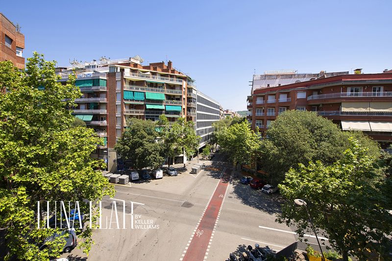 Foto 7edae3b6-50d7-4a95-ab77-b3740bb02ee8. Pis a Sant Antoni Barcelona