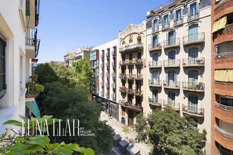 Foto a1d54ab9-a83d-43f4-99d5-f4cd1b98f210. Pis a Sant Antoni Barcelona