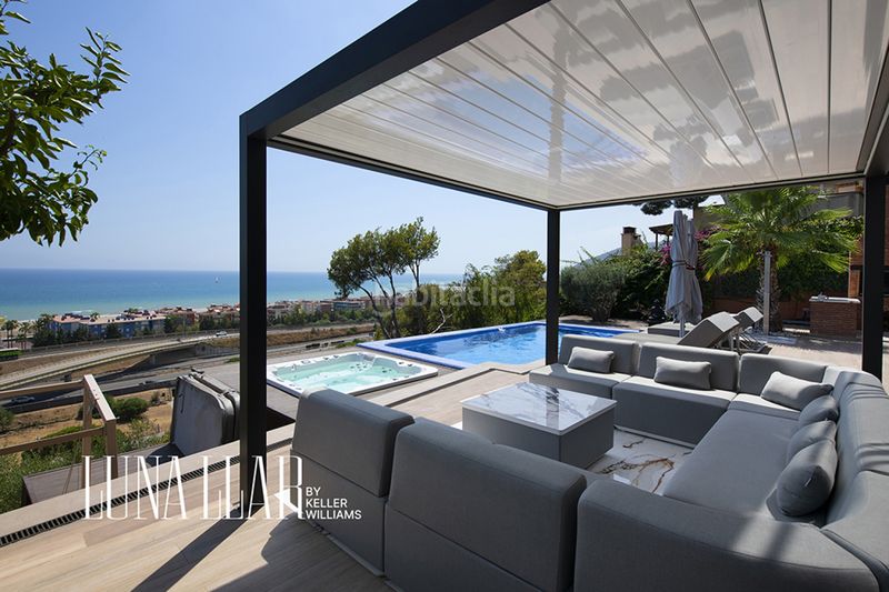 Foto 09e17ca2-2529-4c74-abf7-c79794fd1b30. Rent house with parking in les botigues de Sitges Sitges
