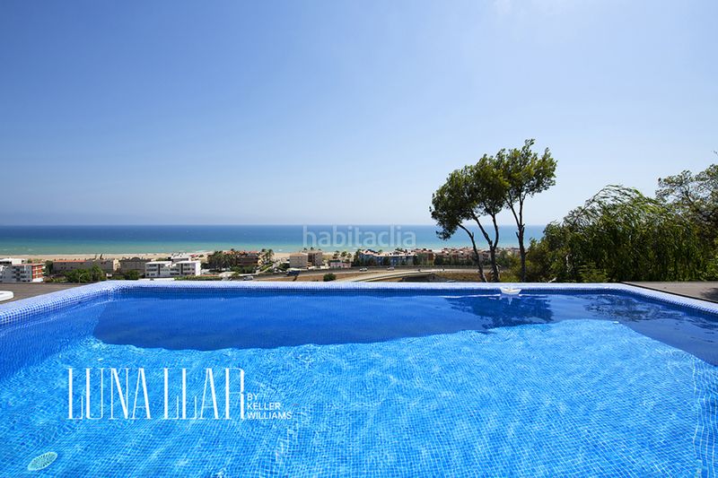 Foto 0c1c5d81-06f9-425c-b5c2-c873da43cf0b. Rent house with parking in les botigues de Sitges Sitges