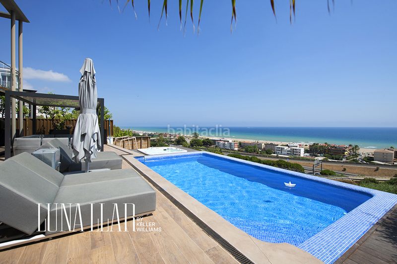Foto 3be9349b-3930-4235-9ea7-e4e0094ea2fe. Rent house with parking in les botigues de Sitges Sitges