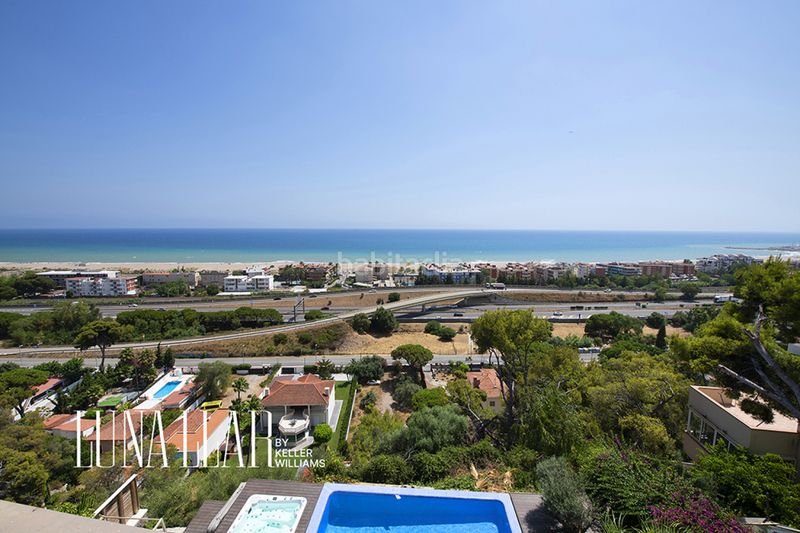 Foto 5b4e0904-9086-4f03-9890-a90505494e6d. Rent house with parking in les botigues de Sitges Sitges