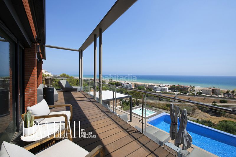 Foto 941f3204-40f1-4c5c-bf56-d55942e5538c. Rent house with parking in les botigues de Sitges Sitges