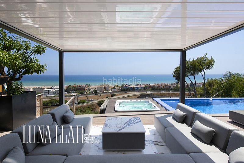 Foto ad5b4c9f-6978-490c-a756-68cd1360c1ae. Rent house with parking in les botigues de Sitges Sitges