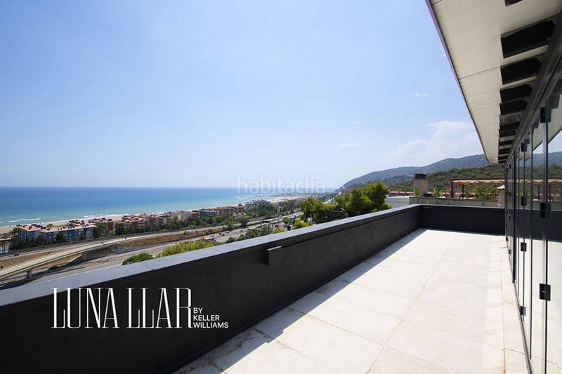 Foto dbb5be1d-5fc6-41c9-928d-e7556f1a8da9. Rent house with parking in les botigues de Sitges Sitges