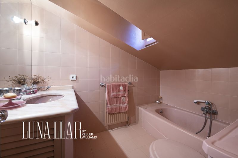 Foto ec55fae8-3d72-49a0-bb4a-564938529f6f. Casa amb aparcament piscina a Les Creus Pineda de Mar