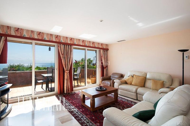 Foto 0aa8a327-bc3d-4d32-a990-a1e98440d01a. Àtic a les botigues de Sitges Sitges