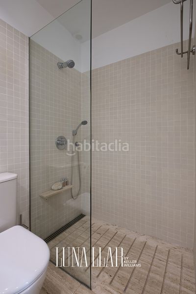 Foto 0b330133-7977-4504-92ae-af4ef3dfdb31. Casa amb piscina a Montmar Castelldefels