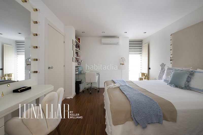 Foto 138a480a-cc5c-466d-b675-e758ce56eab4. Casa amb piscina a Montmar Castelldefels