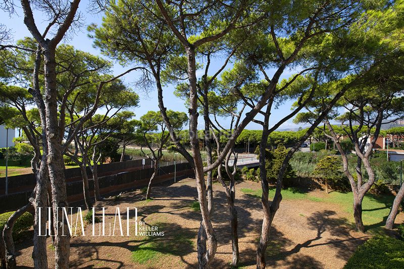 Foto fd080798-af8b-4ef0-a67e-b13ca03138eb. Pis amb aparcament piscina a Gava Mar Gavà