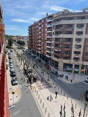 Flat in Balaguer. Piso con 4 habitaciones