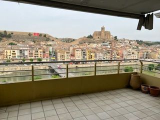 Zweistckige Wohnung in Balaguer. Dplex con 4 habitaciones con ascensor, calefaccin y aire acond