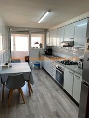Piso en Balaguer. Piso con 4 habitaciones con ascensor