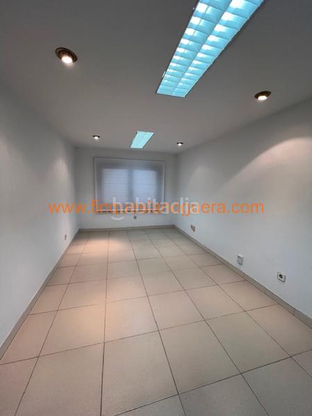 Foto 9c32ac12-4016-4a64-b306-583d521d49a7. Lloguer oficina a carrer del pare sanahüja 4 a Balaguer