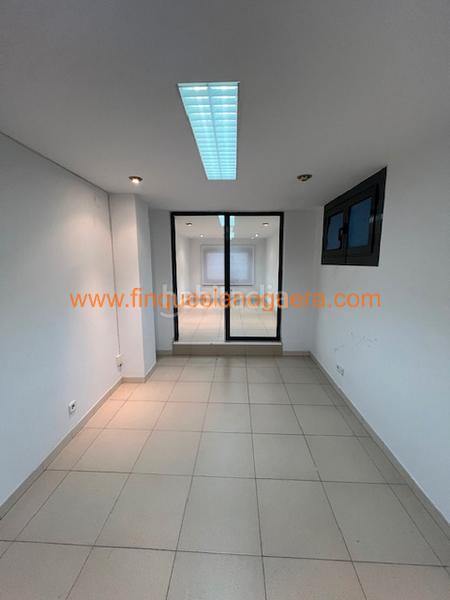 Foto b49b62e8-9060-4ff5-b1ee-a3645a16108a. Lloguer oficina a carrer del pare sanahüja 4 a Balaguer