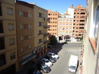 Etagenwohnung in Ramon llull 3. Piso en venta en lleida, 3 dormitorios.