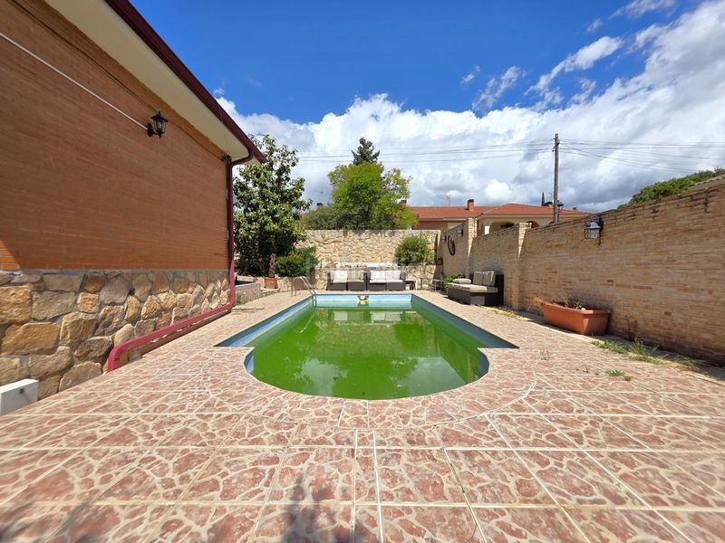 Foto e8f8fc98-bf7b-4c4a-8a42-b7ac437870b6. Casa en Casar (El)