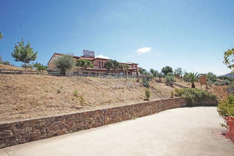 Foto 17d5f6a1-42b8-4c75-80c4-bded12673881. Edificio precioso hotel rural con vistas al monasterio . en Guadalupe