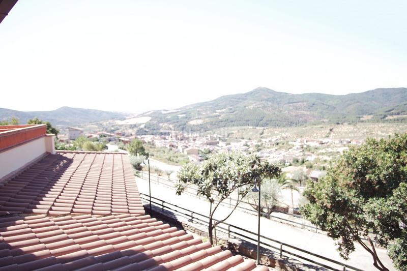Foto 5556f7e7-30d4-4c71-a04c-91f591ae5d84. Edificio precioso hotel rural con vistas al monasterio . en Guadalupe