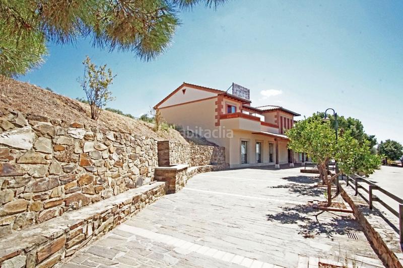 Foto 6ef51a5c-3f08-49b7-973a-7427479c3604. Edificio precioso hotel rural con vistas al monasterio . en Guadalupe