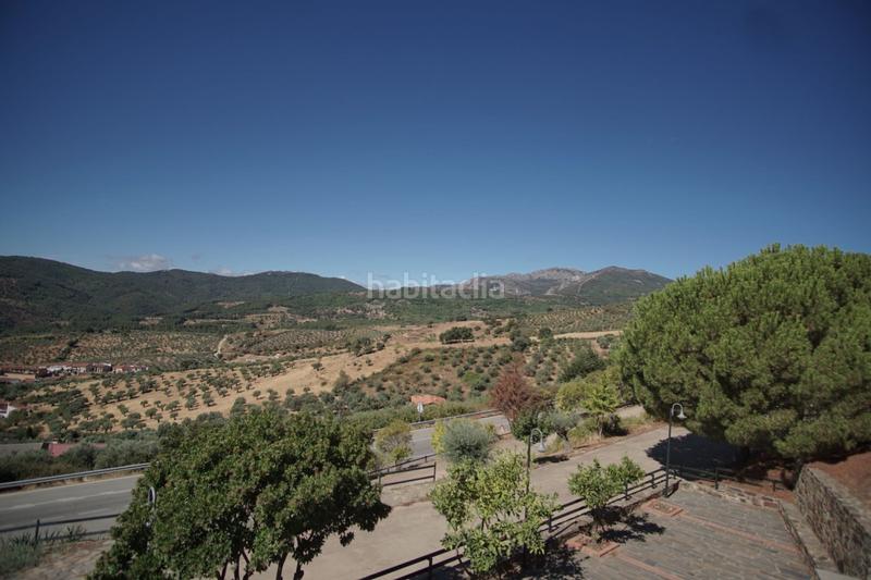 Foto af48e002-015e-4bdb-91ed-db260437d5e1. Edificio precioso hotel rural con vistas al monasterio . en Guadalupe