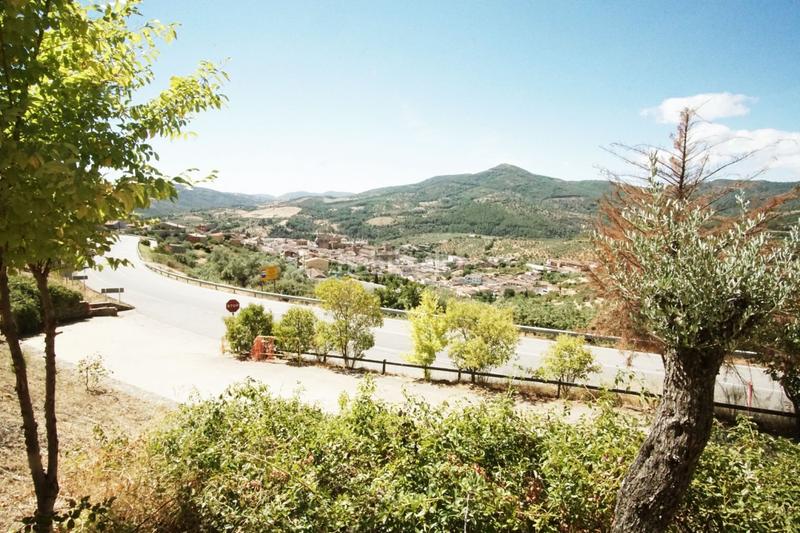 Foto cab19977-ad6b-416b-993d-d491ce95cfb8. Edificio precioso hotel rural con vistas al monasterio . en Guadalupe