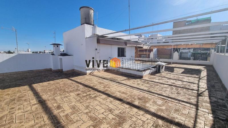 Foto 5faaadfc-b009-4ab7-8194-1b5faecb4f2d. Casa estupenda casa en Barrio Alto en Barrio Alto San Juan de Aznalfarache