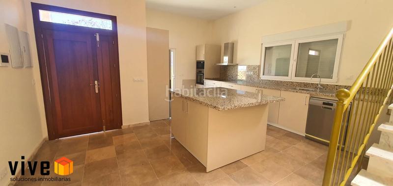 Foto 87fdab0e-2a3e-4d69-bab0-85b0d6f985b6. Affitto chalet con parcheggio in El Zaudín - Club de Golf Bormujos