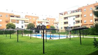 Flat en Ciudad Aljarafe. Vivienda vpo en urbanizacin ciudad almar con piscina