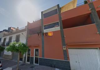 Appartement à Barrio Alto. Oportunidad, piso dúplex con garaje y trastero